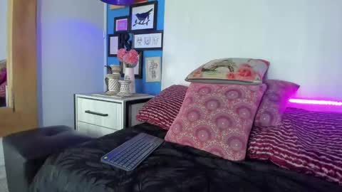 ---Thomas--- online show from 01/17/25, 08:24