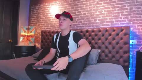 ---Thomas--- online show from 02/20/25, 04:18