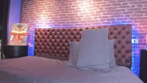 ---Thomas--- online show from 02/21/25, 03:32