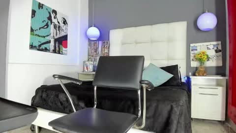 ---Thomas--- online show from 03/08/25, 04:01