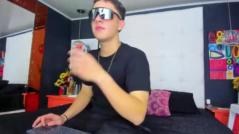 ---Thomas--- online show from 03/12/25, 04:30