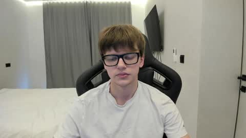 Tomas online show from 05/18/26, 02:12