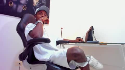 Thomas online show from 02/22/25, 01:44