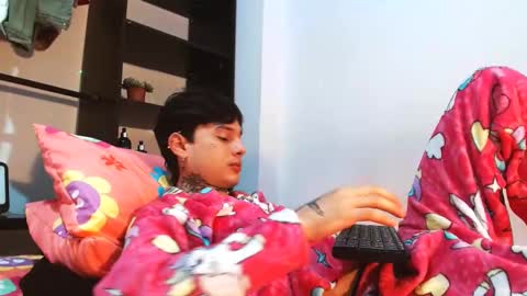 Snapshot of thomas_stallon chatting on 03/11/25, 02:54 thomas online show from 03/11/25, 02:54