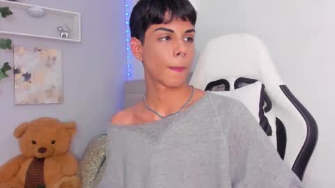 Thomas online show from 11/11/25, 08:42