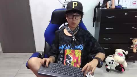 Snapshot of thomascooper_cams chatting on 01/09/26, 09:49 VALERIA online show from 01/09/26, 09:49