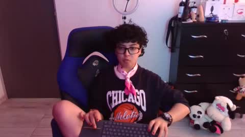 Snapshot of thomascooper_cams chatting on 02/04/26, 09:20 VALERIA online show from 02/04/26, 09:20