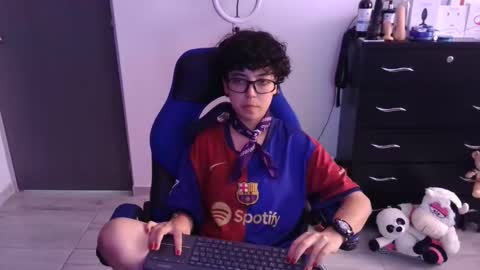 Snapshot of thomascooper_cams chatting on 02/16/26, 06:37 VALERIA online show from 02/16/26, 06:37