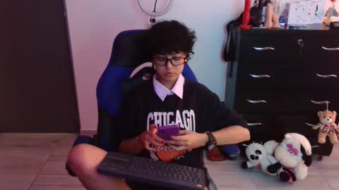 Snapshot of thomascooper_cams chatting on 03/04/26, 07:20 VALERIA online show from 03/04/26, 07:20