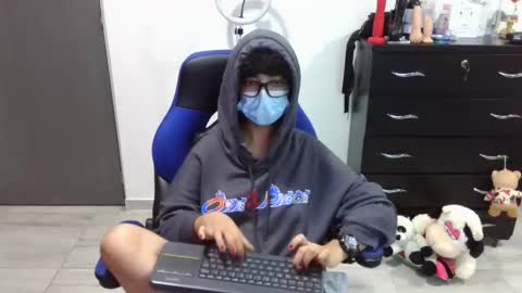 Snapshot of thomascooper_cams chatting on 03/07/26, 01:46 VALERIA online show from 03/07/26, 01:46