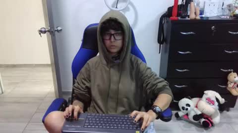 Snapshot of thomascooper_cams chatting on 03/25/26, 08:04 VALERIA online show from 03/25/26, 08:04