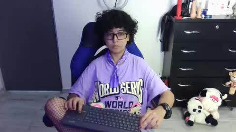 Snapshot of thomascooper_cams chatting on 04/02/26, 08:17 VALERIA online show from 04/02/26, 08:17
