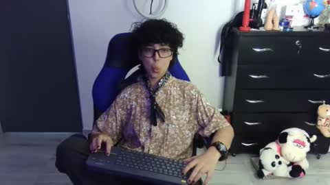 Snapshot of thomascooper_cams chatting on 04/12/26, 08:36 VALERIA online show from 04/12/26, 08:36