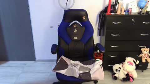 Snapshot of thomascooper_cams chatting on 04/16/26, 10:34 VALERIA online show from 04/16/26, 10:34