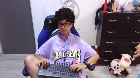 Snapshot of thomascooper_cams chatting on 05/14/26, 08:59 VALERIA online show from 05/14/26, 08:59