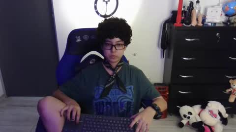 Snapshot of thomascooper_cams chatting on 05/24/26, 09:09 VALERIA online show from 05/24/26, 09:09