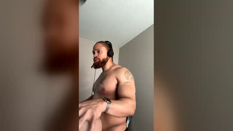 Snapshot of thomasgwhitecft chatting on 04/29/26, 05:30 FatherTime online show from 04/29/26, 05:30
