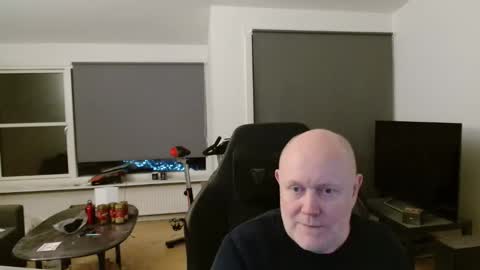 thomash32 online show from 12/14/25, 06:23