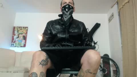 Snapshot of thomasjons chatting on 03/29/26, 08:03 thomasjons online show from 03/29/26, 08:03
