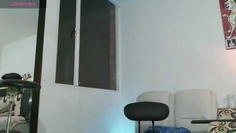 Snapshot of thomasjons chatting on 06/08/26, 01:39 thomasjons online show from 06/08/26, 01:39