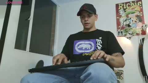 Snapshot of thomasjons chatting on 06/14/26, 02:20 thomasjons online show from 06/14/26, 02:20