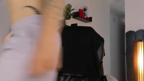 Snapshot of thomasmarzo1 chatting on 10/09/25, 05:22 sweetfit boy online show from 10/09/25, 05:22