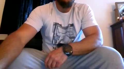 Snapshot of thomasonnl chatting on 09/25/25, 03:38 thomasonnl online show from 09/25/25, 03:38