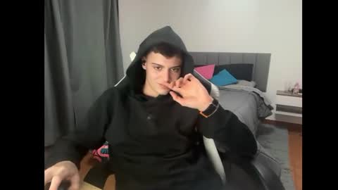 Snapshot of thomassex0 chatting on 06/13/26, 01:47 Thomas online show from 06/13/26, 01:47