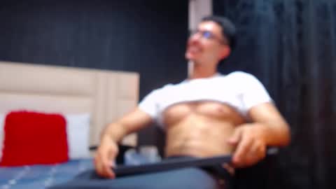 Thomas Turner online show from 09/11/25, 11:16