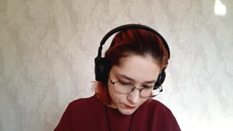 Snapshot of thomasvicknair chatting on 12/14/25, 08:20 Lina online show from 12/14/25, 08:20