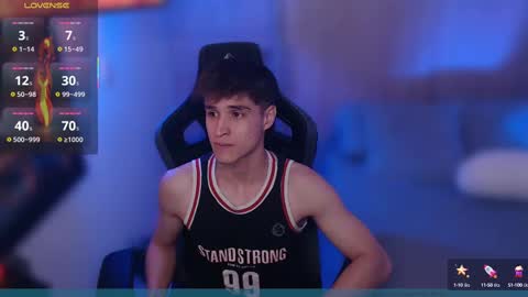 Snapshot of thomklein chatting on 10/01/25, 09:59 Thom Klein online show from 10/01/25, 09:59