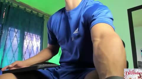 Snapshot of thomsevery chatting on 12/15/25, 09:52 Thoms Every online show from 12/15/25, 09:52