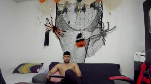 thomson_hot01 online show from 10/17/25, 05:21