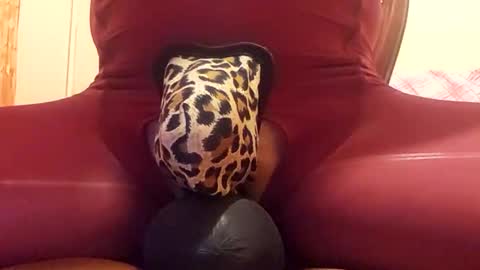 Thongsandstocking online show from 10/31/25, 12:11