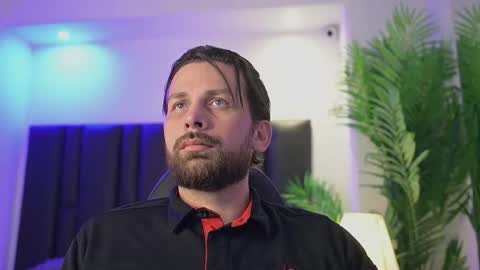 Snapshot of thor_colombia chatting on 12/21/25, 12:51 THE CAPTAIN online show from 12/21/25, 12:51