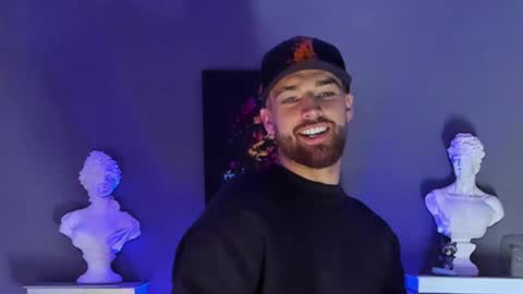 Snapshot of thor_evans chatting on 12/18/25, 01:11 thor_evans online show from 12/18/25, 01:11