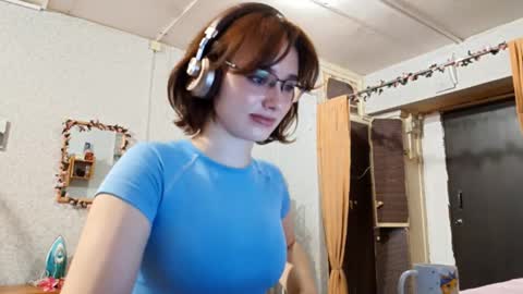 Snapshot of thorashortle chatting on 10/20/25, 01:33 Grace online show from 10/20/25, 01:33