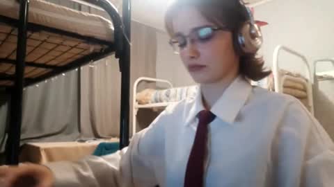 Snapshot of thorashortle chatting on 10/27/25, 02:10 Grace online show from 10/27/25, 02:10
