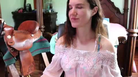 ThornburyRose online show from 04/26/26, 03:53
