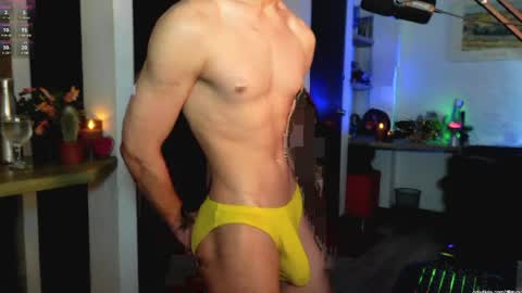 Snapshot of thoroughbredxx chatting on 04/02/26, 02:58 L e a n d e r 25OFF ON MY OF online show from 04/02/26, 02:58