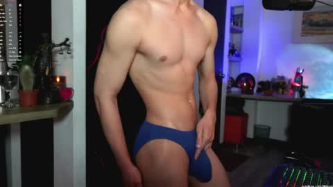 Snapshot of thoroughbredxx chatting on 04/30/26, 04:46 L e a n d e r 25OFF ON MY OF online show from 04/30/26, 04:46