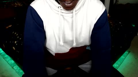 Snapshot of throatchakra chatting on 09/30/25, 02:49 Opulent Kingdom online show from 09/30/25, 02:49