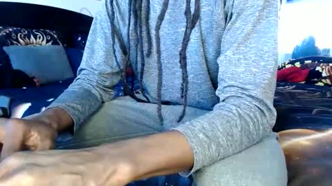 Snapshot of throatchakra chatting on 11/17/25, 06:57 Opulent Kingdom online show from 11/17/25, 06:57