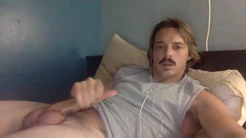 Snapshot of throatitbb chatting on 03/15/26, 11:16 throatitbb online show from 03/15/26, 11:16