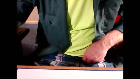 Snapshot of throubingcock chatting on 01/18/25, 09:13 throubingcock online show from 01/18/25, 09:13