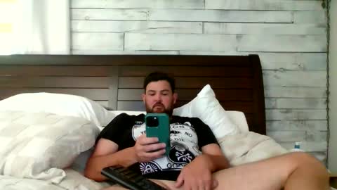 Snapshot of throwaway00000007 chatting on 10/04/25, 06:39 Make me explode please... online show from 10/04/25, 06:39