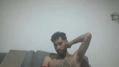 Snapshot of throwawayyourgun chatting on 11/05/25, 06:52 Luka online show from 11/05/25, 06:52