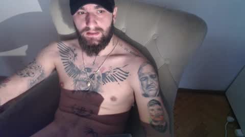 Snapshot of thug__ chatting on 12/19/24, 01:29 HugeJuicy online show from 12/19/24, 01:29