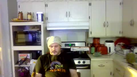 Snapshot of thunder8u42 chatting on 10/31/25, 08:26 thunder8u42 online show from 10/31/25, 08:26