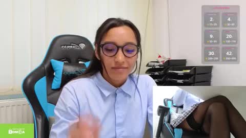 tia_j online show from 09/26/25, 03:49